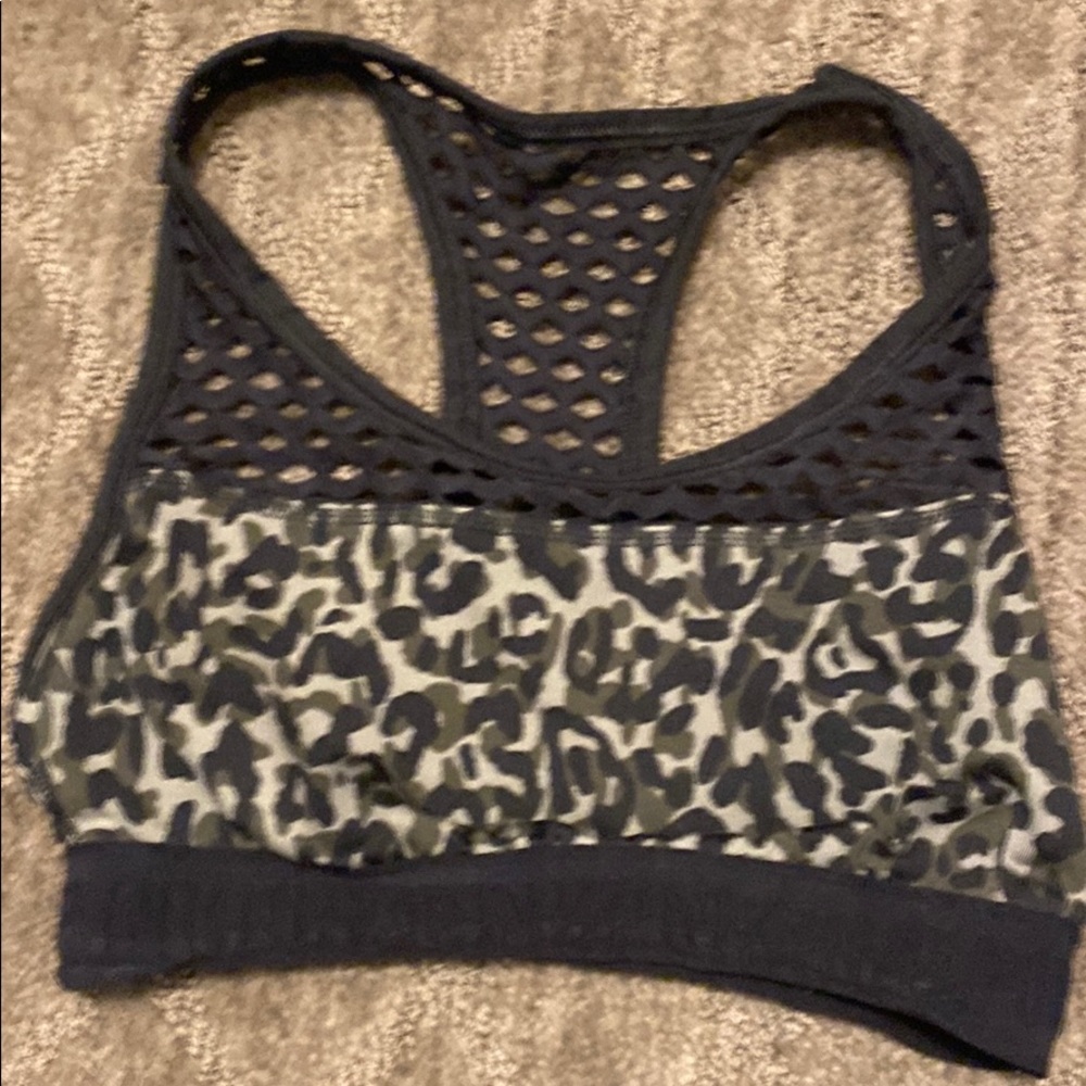 sports bra VS PINK
